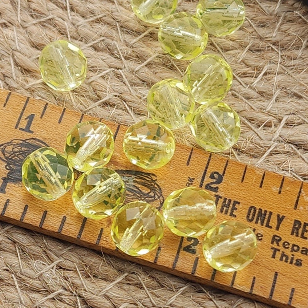 20pcs Vaseline Uranium 8MM Glass‎ Beads UV Light Reactive Firepolish Czech Glass - Picture 6 of 8